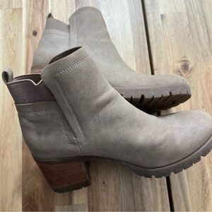 Korks Taupe Heeled Chelsea Boots Size 10M
